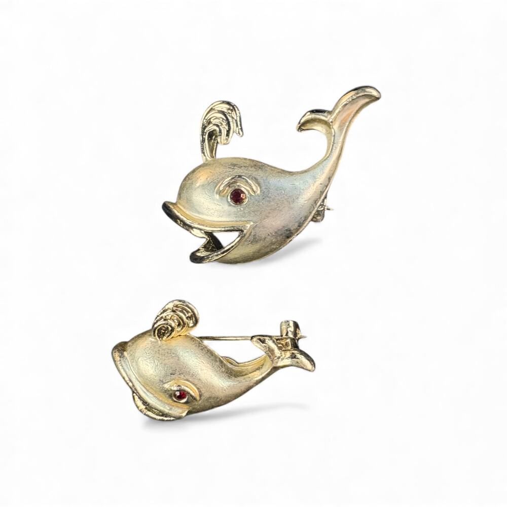 Vintage Gold Tone Whale Brooch Set Red Rhinestone Eye‎ Nautical Animal Pins